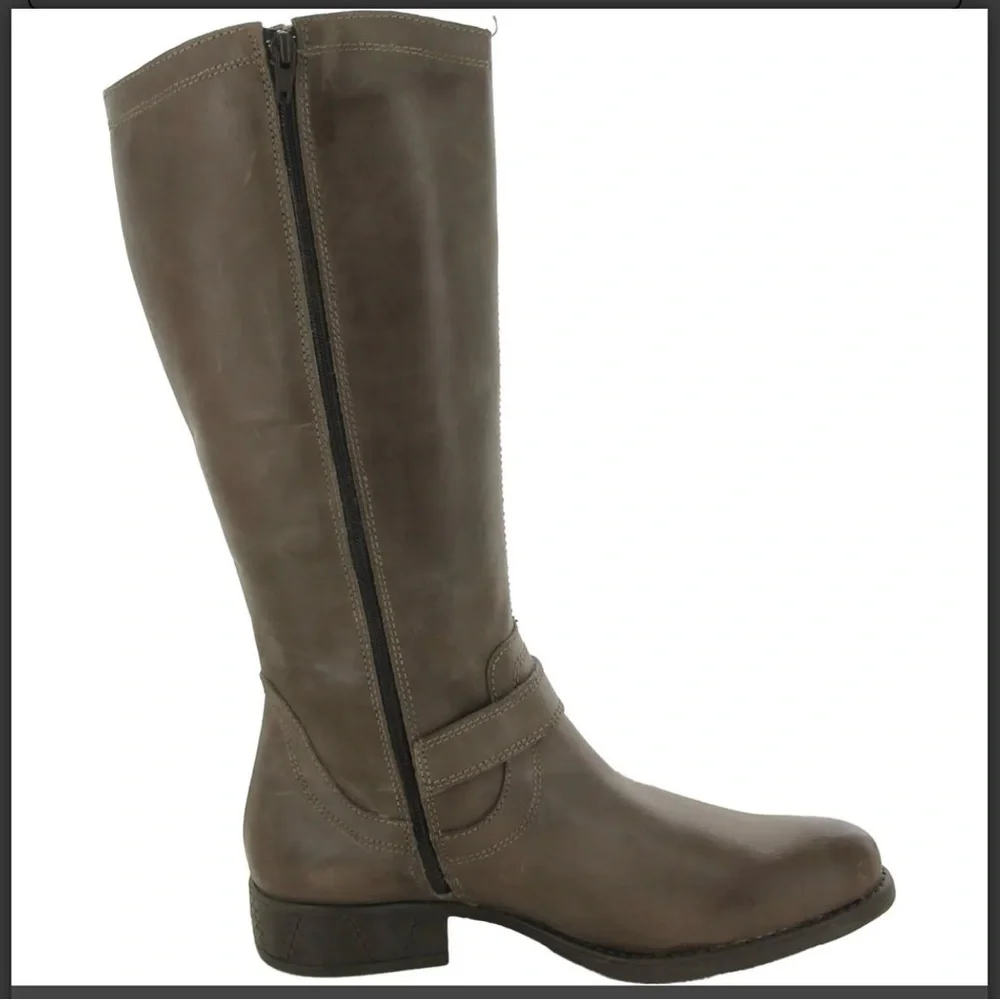 Leather boots - Picture 2 of 2